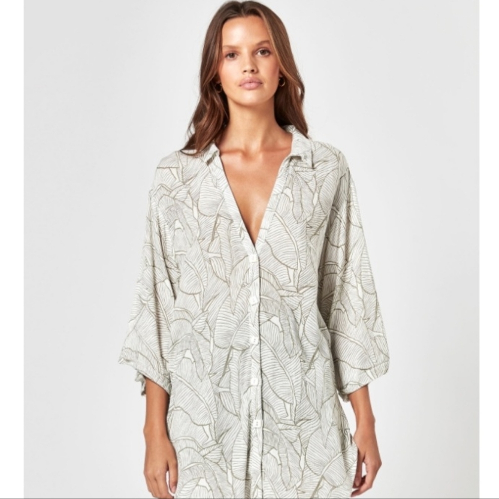 Charlie Holiday Palm Leaf Print Oversized Jet Set Button Front Shirt Size 6